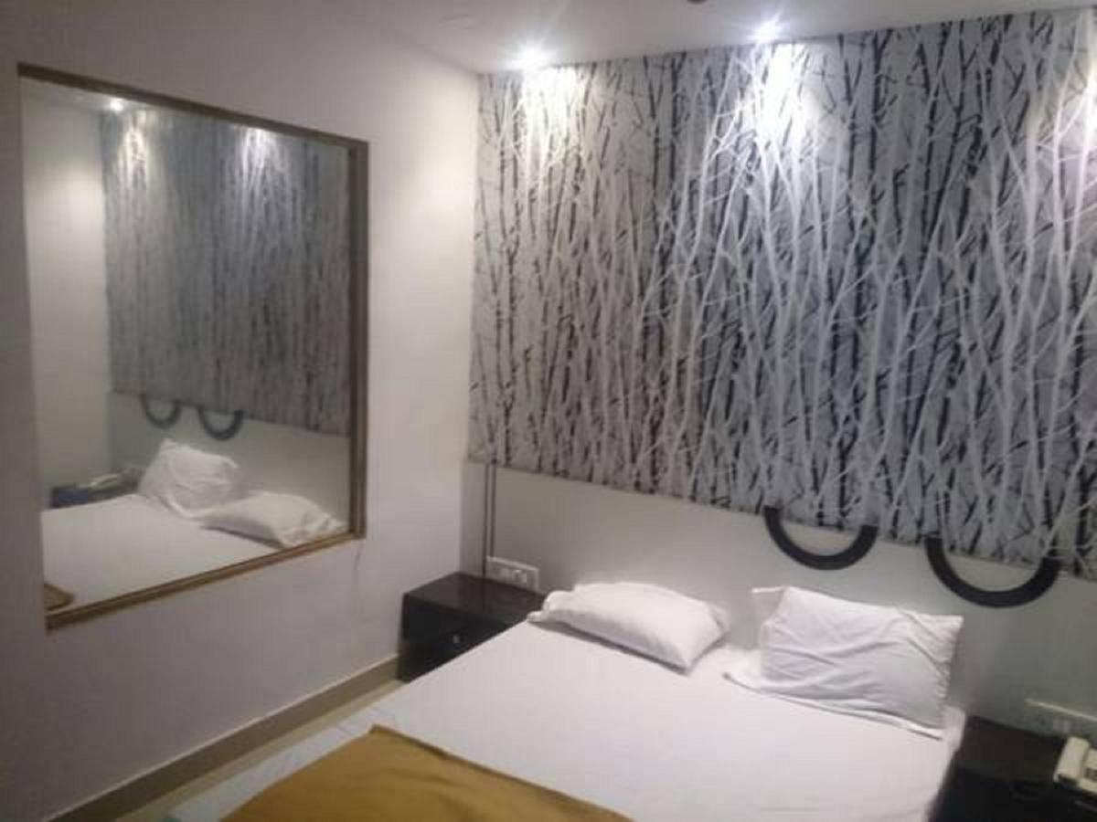 Prince International Navi Mumbai Exterior photo