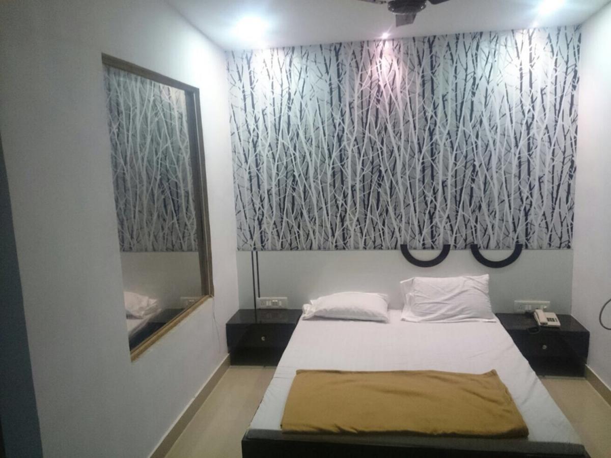 Prince International Navi Mumbai Exterior photo